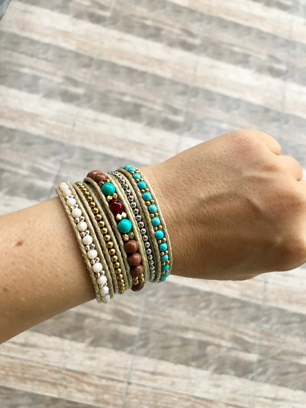 W5-334  Turquoise and Crystal 5 rounds wrap Bracelet